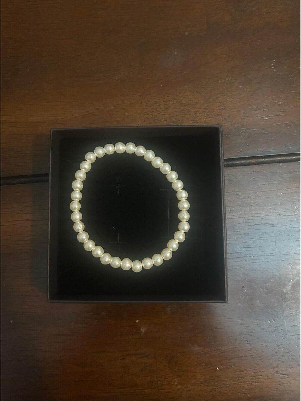 Pearl bracelet
